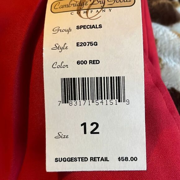 Cambridge fry goods size 12 nwt red shorts - Picture 3 of 3